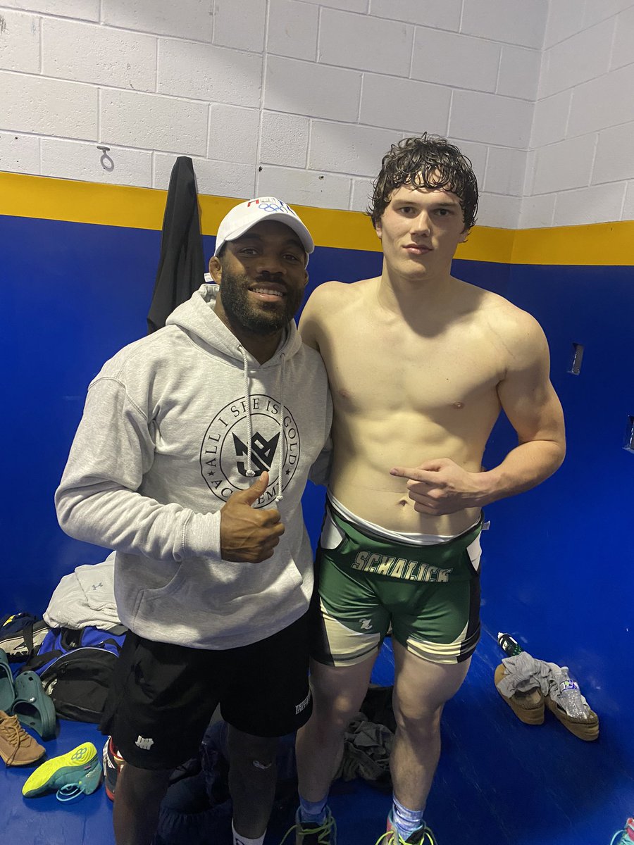 51powicz's tweet photo. Had a great time in the room with @alliseeisgold, thanks for coming by! #gorunners https://t.co/muZkE33zlI