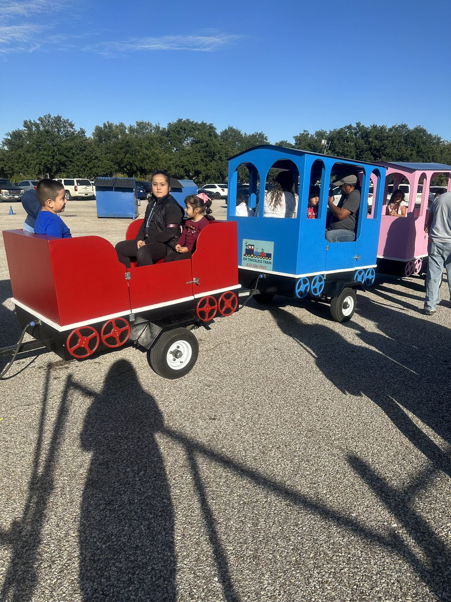 MsLBrooks1's tweet photo. The trackless train is so much fun! Thank you PTO! 
ADSY Saturday https://t.co/5sTlQQdecR