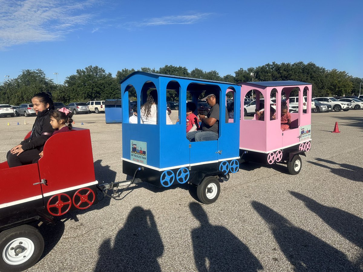MsLBrooks1's tweet photo. The trackless train is so much fun! Thank you PTO! 
ADSY Saturday https://t.co/5sTlQQdecR