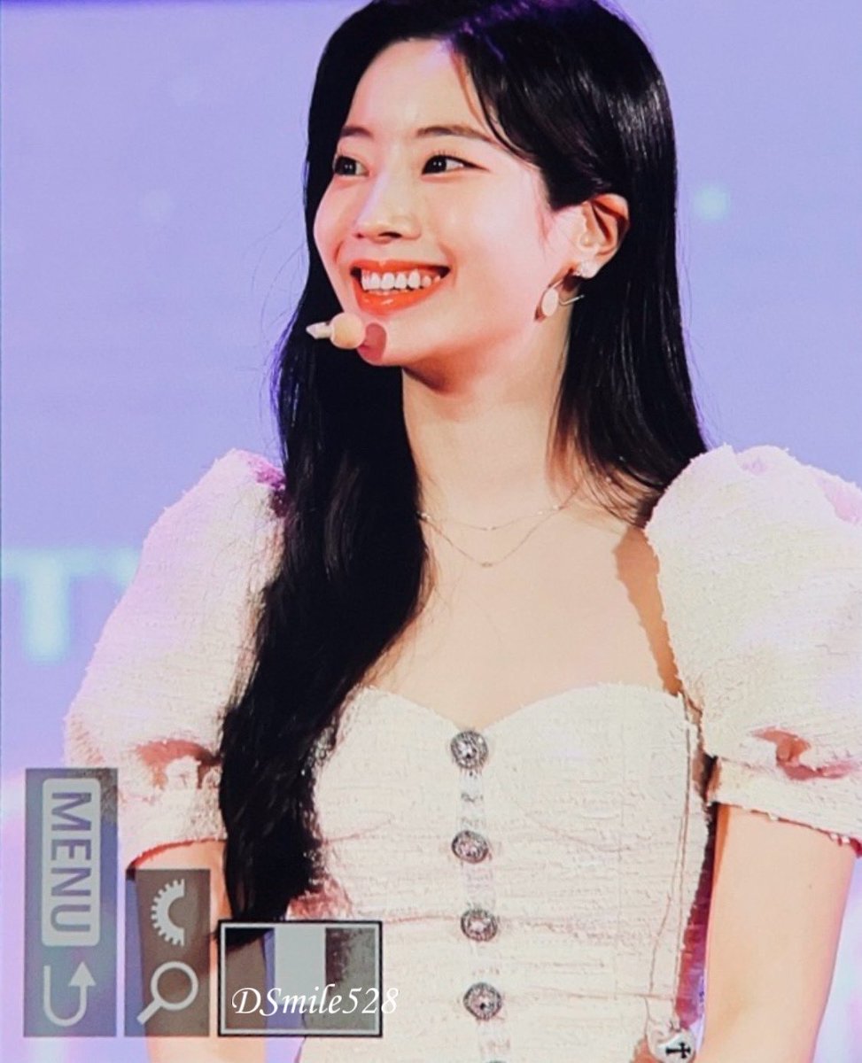 DSmile528's tweet photo. 231014 LDF 프리뷰

#트와이스 #TWICE  
#다현 #ダヒョン #DAHYUN https://t.co/DiSm1XgUbj
