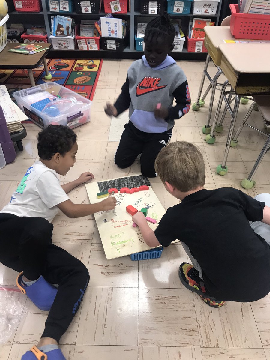 firstofcourse1's tweet photo. Science Alliance teaching my first graders all about force and motion!! @SeabrookBobcats https://t.co/vfEnbElSRb