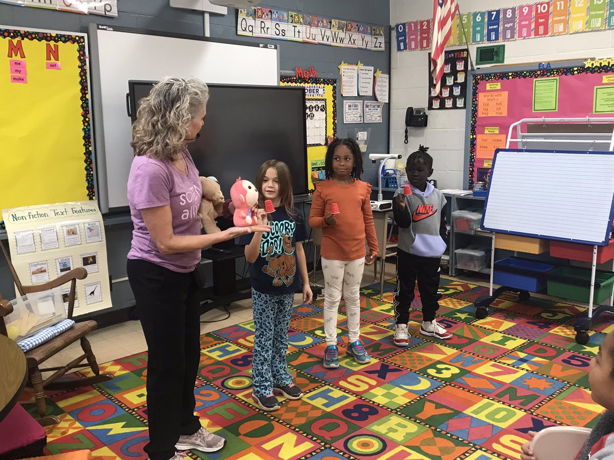 firstofcourse1's tweet photo. Science Alliance teaching my first graders all about force and motion!! @SeabrookBobcats https://t.co/vfEnbElSRb