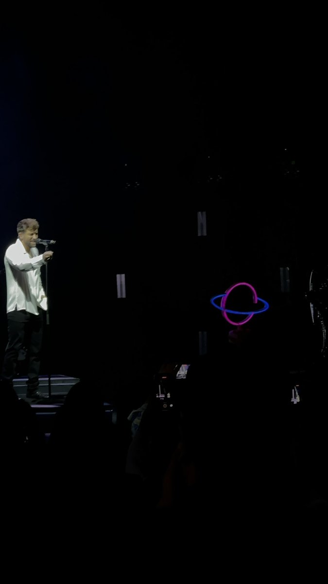 Mayriux56's tweet photo. En Guadalajara nos llevaste a un viaje a Saturno de ida y vuelta 🤍🪐 ya te extrañamos @pabloalboran @LegAlboranGDL @legionalboranmx 🤍 https://t.co/aOAkeKIScg
