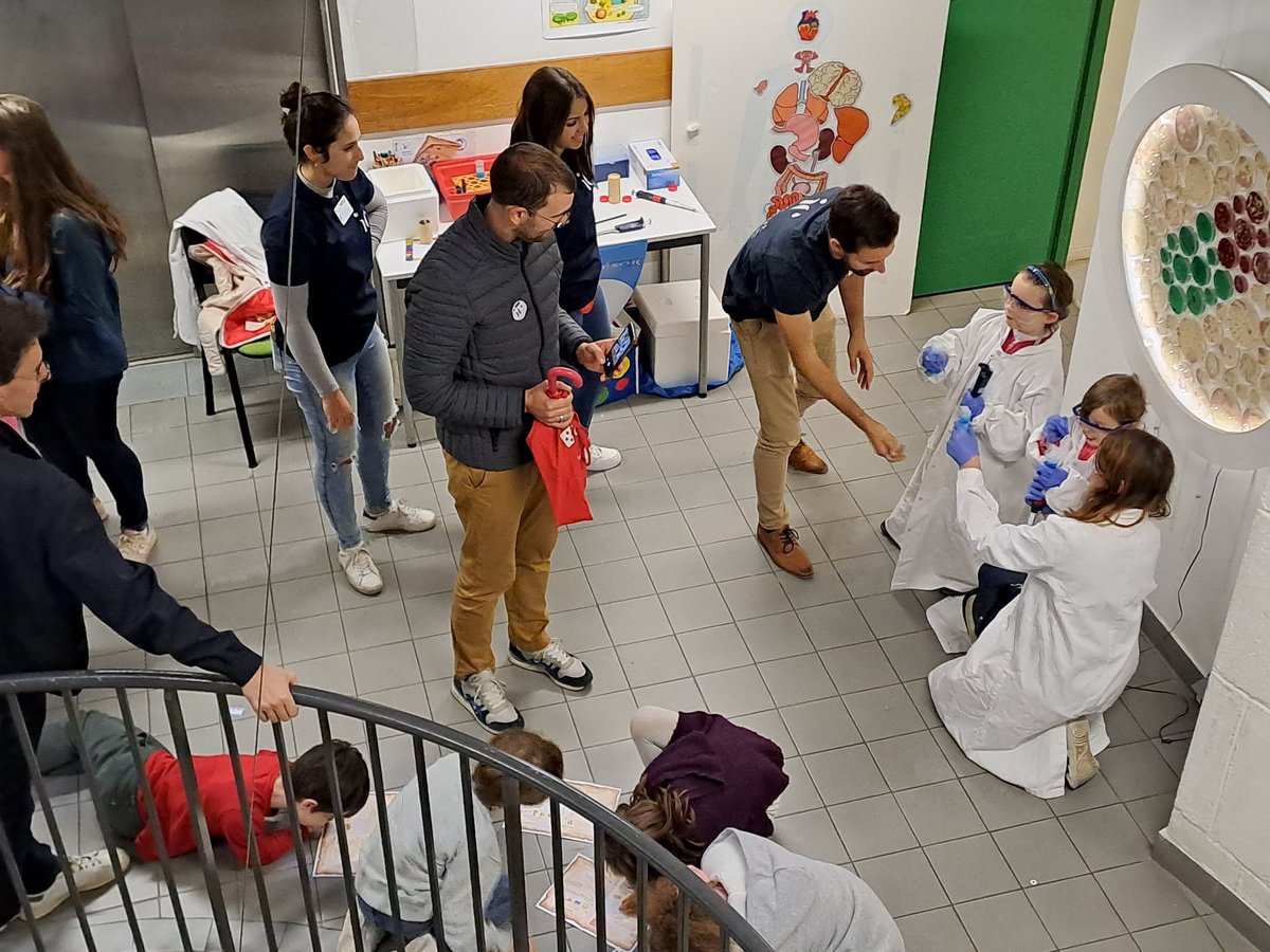 InstitutCochin's tweet photo. #FDS2023 @InstitutCochin graines de chercheur.e.s en photos et quiz pour la chasse au trésor.  Et atelier chasse aux protéines 
@GautierEmilie7 https://t.co/92FdyvlSvx
