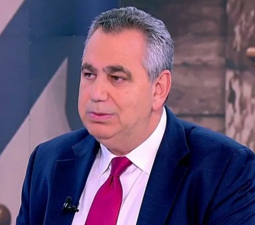 avgerinosx's tweet photo. Εκτακτη συνεδρίαση ΕΣΡ τη Δευτέρα για τα ομοφοβικά σχόλια Αυτιά - Χιώτη

Σύγκληση ΕΣΡ υπο την Ευτέρπη Κουτζαμάνη (βλ.λ https://t.co/x6i5p6R1SP) μια νέα νίκη του τουιτε��.γρ, για τα σχόλια Βασίλη Χιώτη και Γιώργου Αυτιά κατά του Στέφανου Κασσελάκη συνέχεια: https://t.co/z0ocaOmqFL