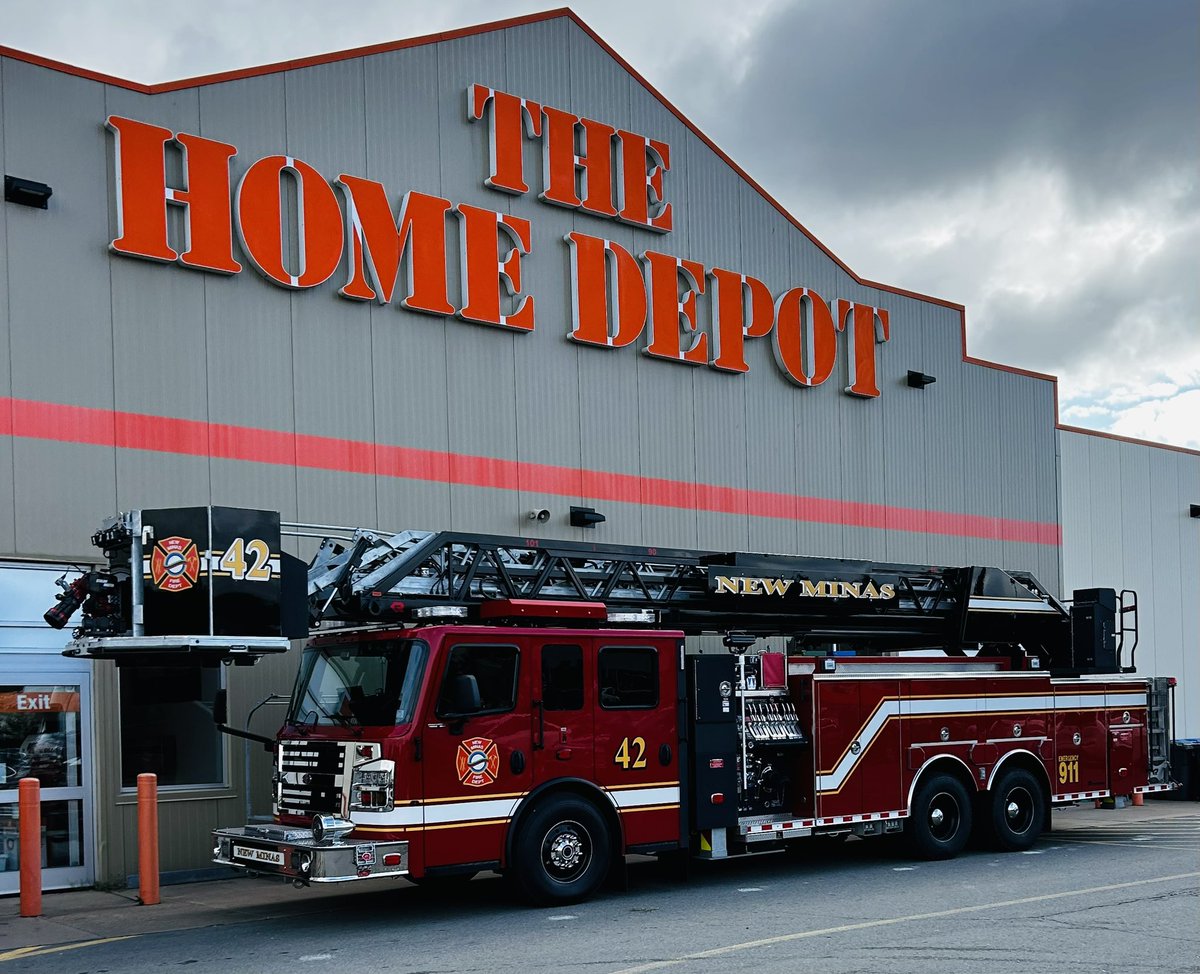 NewMinasFire's tweet photo. #Ladder42 is hanging out with @HomeDepotCanada today. A great spot to find smoke alarms, fire extinguishers and batteries! https://t.co/KIs4LsFQcj