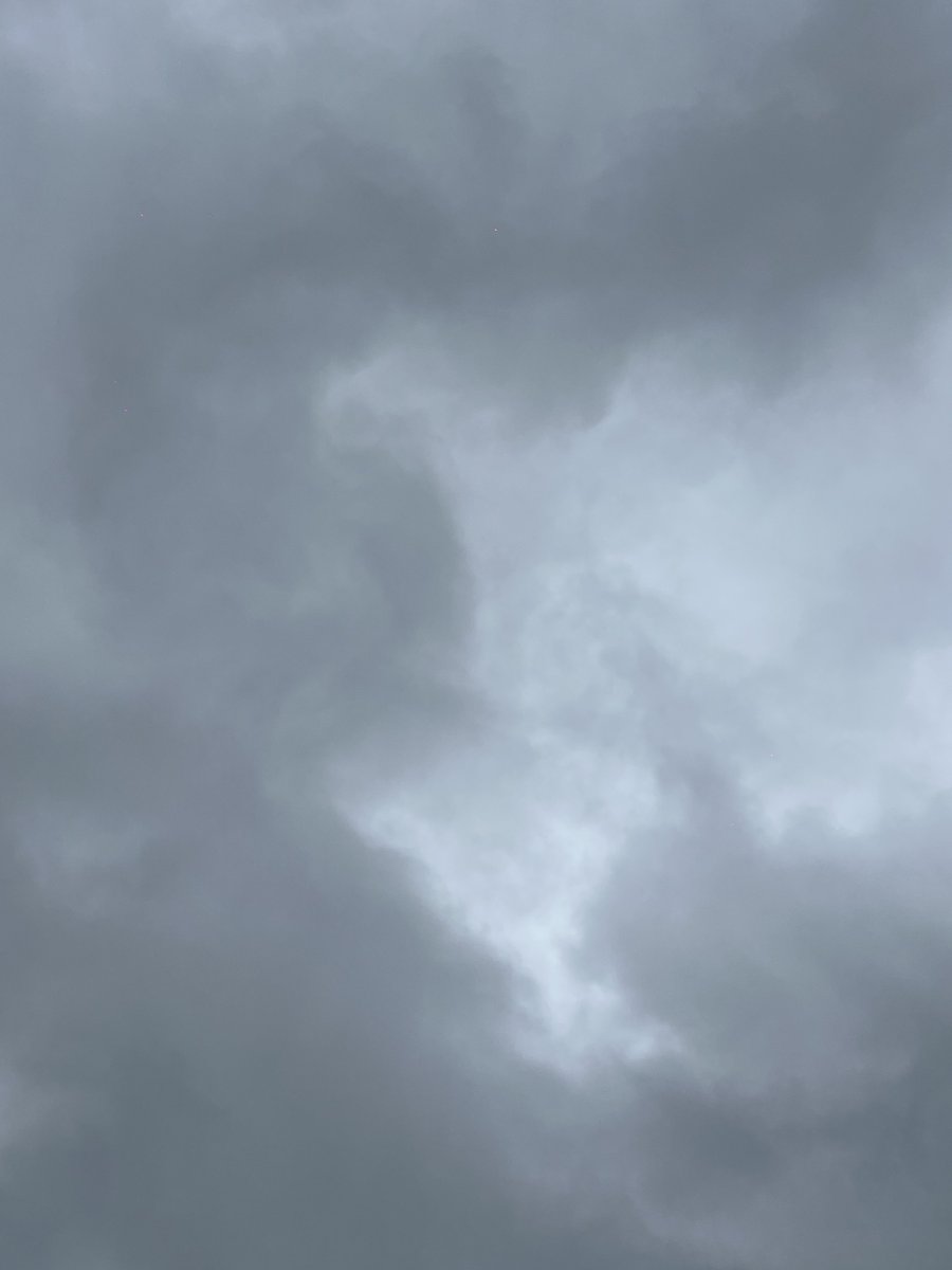 DiariodaCPTM's tweet photo. Oba hoje tem eclipse!! 

- tempo em São Paulo. https://t.co/Qw5X2qj17s