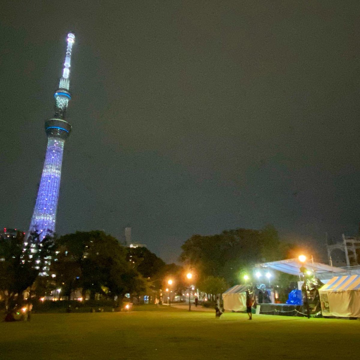 SAKURAonmyback's tweet photo. ちなみにこちらは1日目が終演した今のようす！
いつものそよ風ひろばとは違う貴重な風景（＾⌒＾）♪ https://t.co/iskteuzkB5