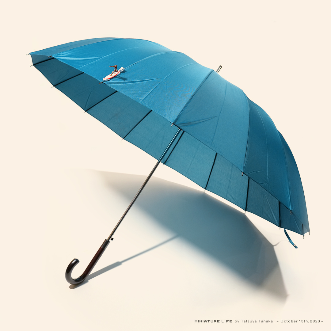 「雨の日にだけ現れる大波」|Tatsuya Tanaka 田中達也のイラスト