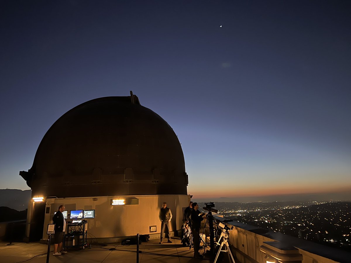 jaredhead's tweet photo. Helping out at @GriffithObserv for the livestream of the partial solar eclipse right now! Watch it live here: https://t.co/4E61ESzF2s https://t.co/sPv9n2grQK