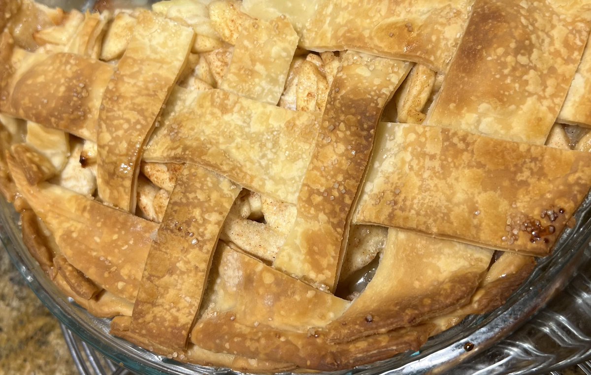 Teresa7277's tweet photo. Bye bye Miss American Pie 🇺🇸🍎🥧 #FavoriteMiddleChild https://t.co/YRROaPp9iJ