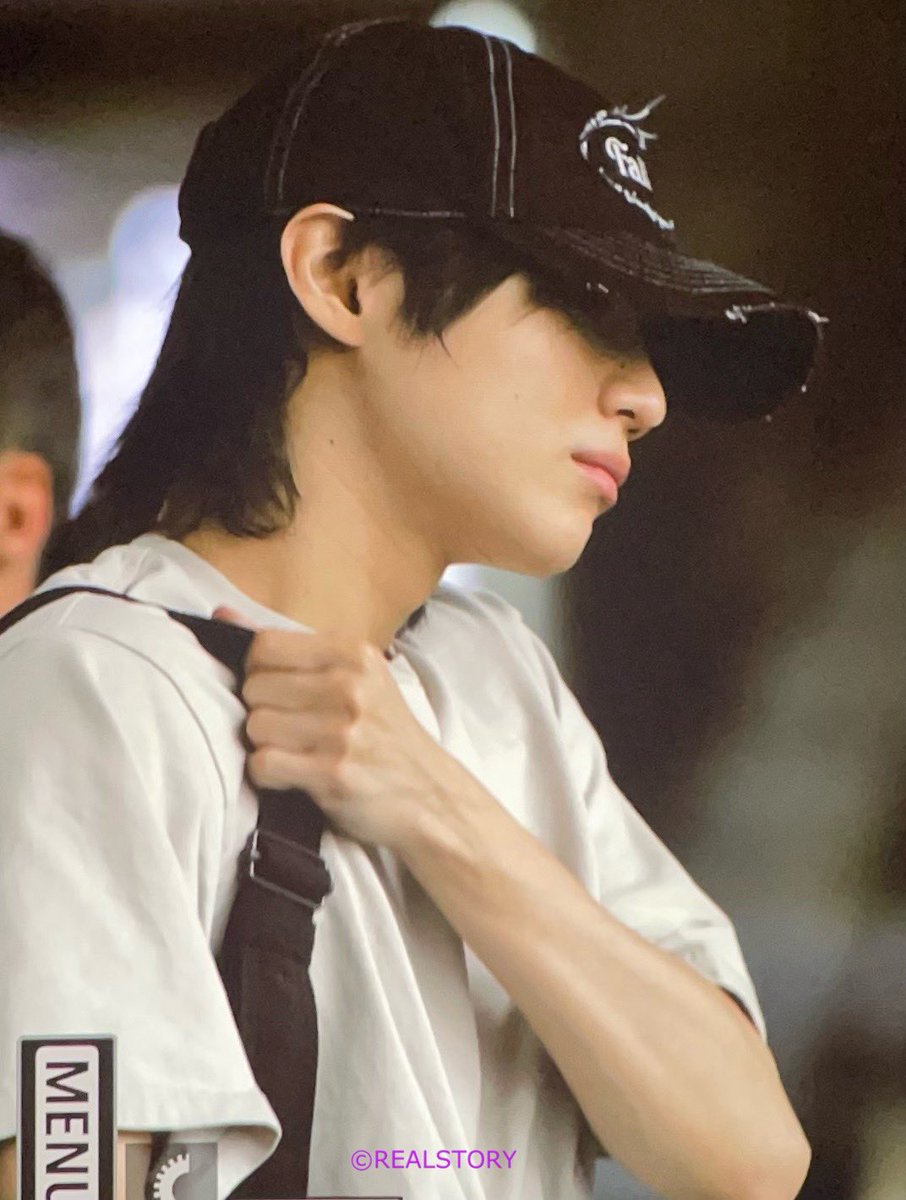 realstory718's tweet photo. 231014 파리도착 하,,, #태민 #TAEMIN #SHINee https://t.co/dQvuzikwJU