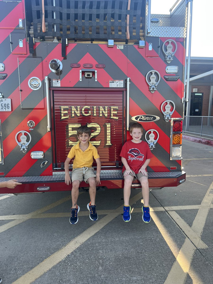 WeirClass's tweet image. We loved when the Aubrey Fire Trucks come to visit!! 🚒🧯