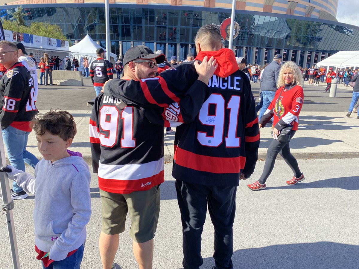 RavOnSens's tweet photo. Making friends at the home opener @SensCentral #Daigle forever https://t.co/xffHNY1r9v