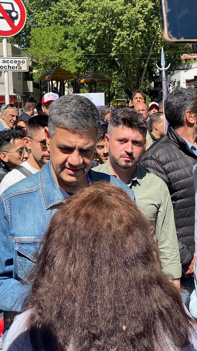 sergesiciliano's tweet photo. ÚLTIMO SÁBADO DE CAMPAÑA 

En la #Comuna10 junto a @jorgemacri cerramos con todo el equipo una campaña de propuestas y escucha al vecino. 
Todo listo para llegar al 22 de octubre con toda la energía!! 💪🏼

#VayamosPorMas 
#EsAhora 
#PatoPresidente https://t.co/kCSnWPlWSp