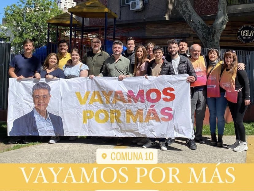 sergesiciliano's tweet photo. ÚLTIMO SÁBADO DE CAMPAÑA 

En la #Comuna10 junto a @jorgemacri cerramos con todo el equipo una campaña de propuestas y escucha al vecino. 
Todo listo para llegar al 22 de octubre con toda la energía!! 💪🏼

#VayamosPorMas 
#EsAhora 
#PatoPresidente https://t.co/kCSnWPlWSp