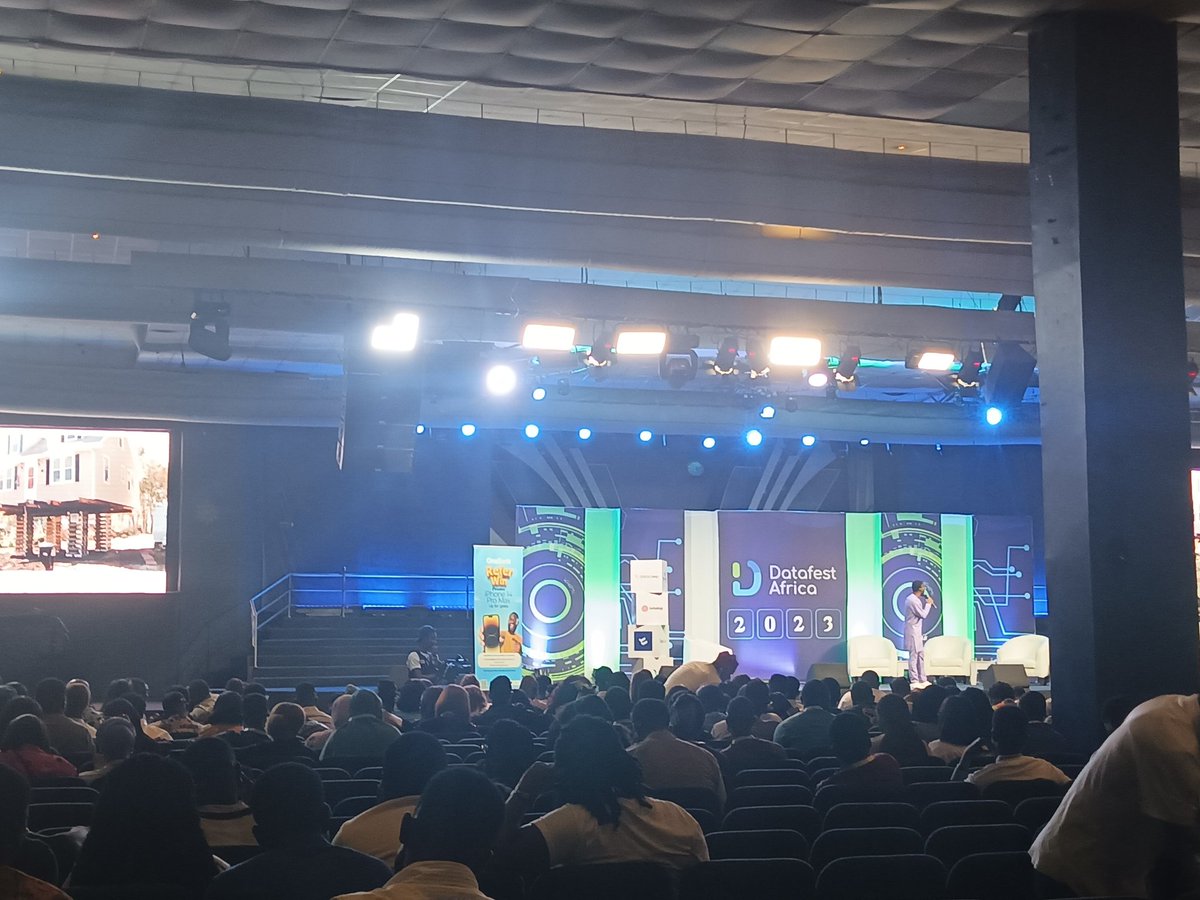 JetroOlowole's tweet image. Shout out to all the ladies who made it to the #Datafest2023

I&apos;m impressed with the turn out of the female folks.