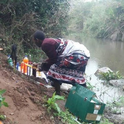 SabzerAzoh's tweet photo. Siyobuswa sicindezelwe ngabezizwe, ngenxa yokuthi senza izinto ezaba umfakela wabo ebuNtwini bethu. Sadungeka kakhulu siwumuzi oNsundu, sicindezelwa yizinto eziwubuthakathi baseNtshonalanga, eminye yemikhuba yabo engcolile sayivuma singenakuqonda sayenza yaba ingxenye yesiNtu... https://t.co/9ZrD90Fhes