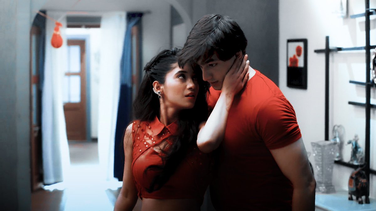 𝘐 𝘤𝘰𝘶𝘭𝘥 𝘴𝘵𝘢𝘳𝘵 𝘧𝘪𝘳𝘦𝘴 𝘸𝘪𝘵𝘩 𝘸𝘩𝘢𝘵 𝘐 𝘧𝘦𝘦𝘭 𝘧𝘰𝘳 𝘺𝘰𝘶.

#Yrkkh || #Kaira 
#MohsinKhan || #ShivangiJoshi