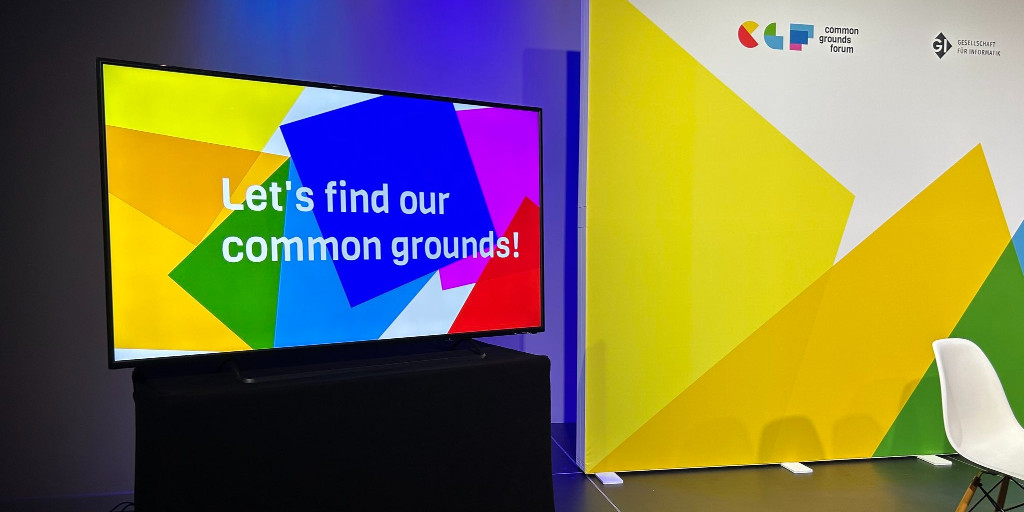 informatikradar's tweet photo. Das Common Grounds Forum geht dem Ende zu. Herausgekommen sind mehr als 35 Positionen, klare Forderungen, viele konkrete Ideen und zehn gewählte junge Menschen, die sie beim #Digitalgipfel vertreten werden! Großes Danke an alle Teilnehmenden! 💜 #CGFx2023 https://t.co/R0rewAsN0E