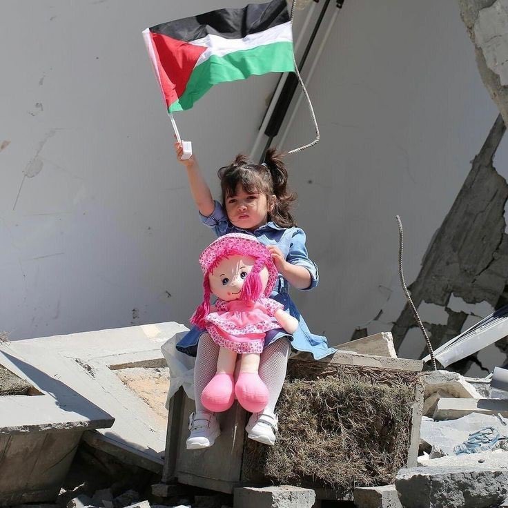 إن العين لتدمع وإن قلوبنا تتقطع عليهم ولا نملك سِوا الدعاء لهم فاللهم انصر الإسلام والمسلمين و ايدهم بنصرٍ منك فلا ناصر لهم سواك اللهم حرر #المسجد_الاقصى وانصر إخواننا في #فلسطين وكن معهم معينا وظهيرا ومؤيدا ونصيرا و أيدهم واربط على قلوبهم و احفظهم واجعل لهم من كل ضيق مخرجا 🤲💔.