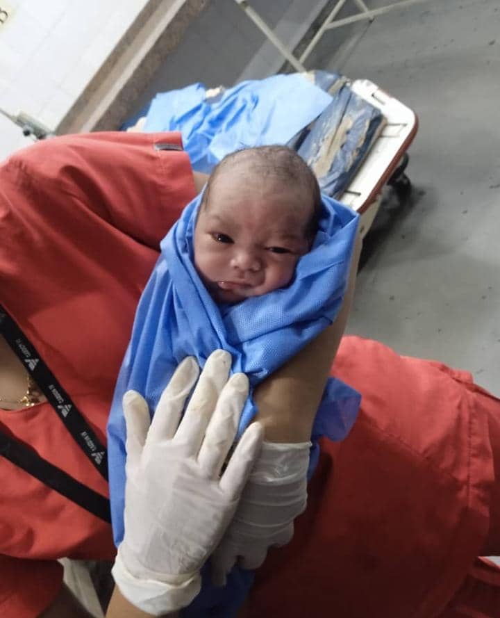 manosdlsangeles's tweet photo. Bebé Abandonado el Día de hoy 14/10/23

Que les pasa a las mujeres el Día de hoy, este bebe fue abandonado el Día de hoy en Baruta cerca del Ambulatorio de las minas y fue encontrado por Funcionarios de Polibaruta y llevado al mencionado ambulatorio para su evaluación y se https://t.co/iUUenQtXIu