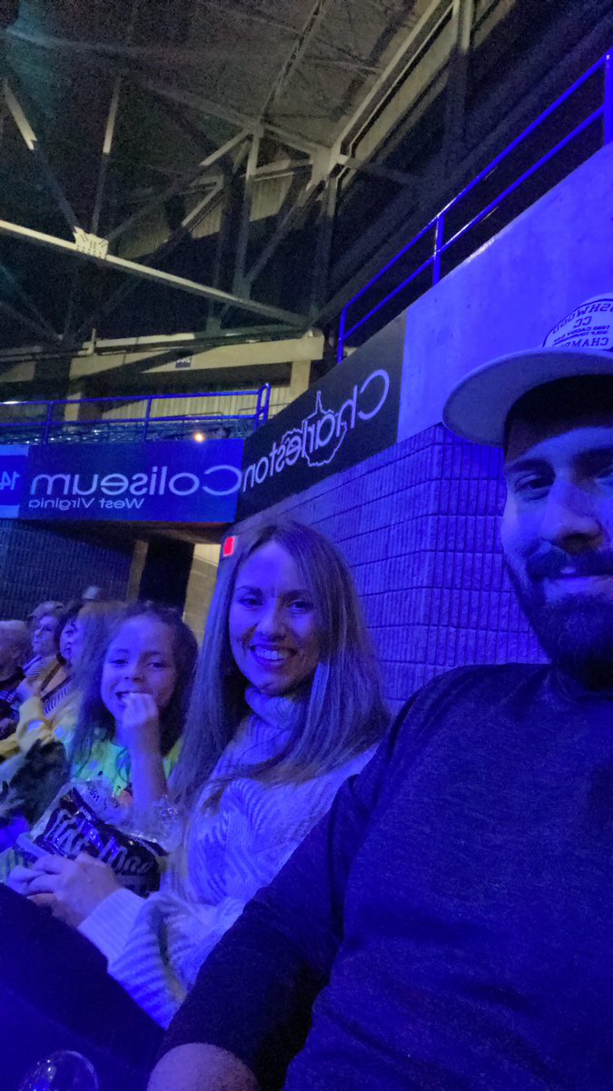 Evanr14's tweet photo. #JURASSICWORLDLIVETOUR https://t.co/wKAr7k9VM1