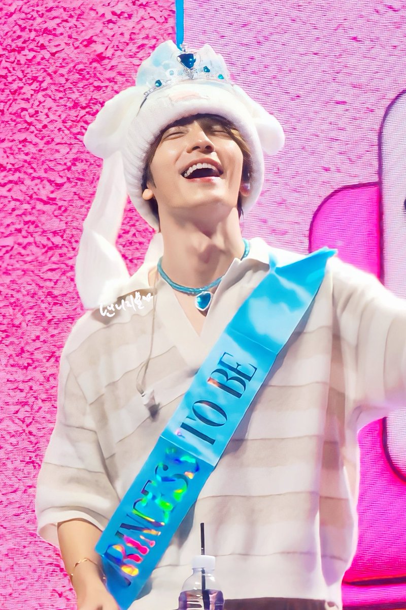 NniiJs0828's tweet photo. 동해오빠~♡ 생일축하해요 🎂💕🫰
내 인생에서 제일 너무 사랑해요~

#동해 #DONGHAE
#OurSunshineDonghaeDay
#오늘_HARU는_떠해의_생일 https://t.co/IuQHkpuDeq