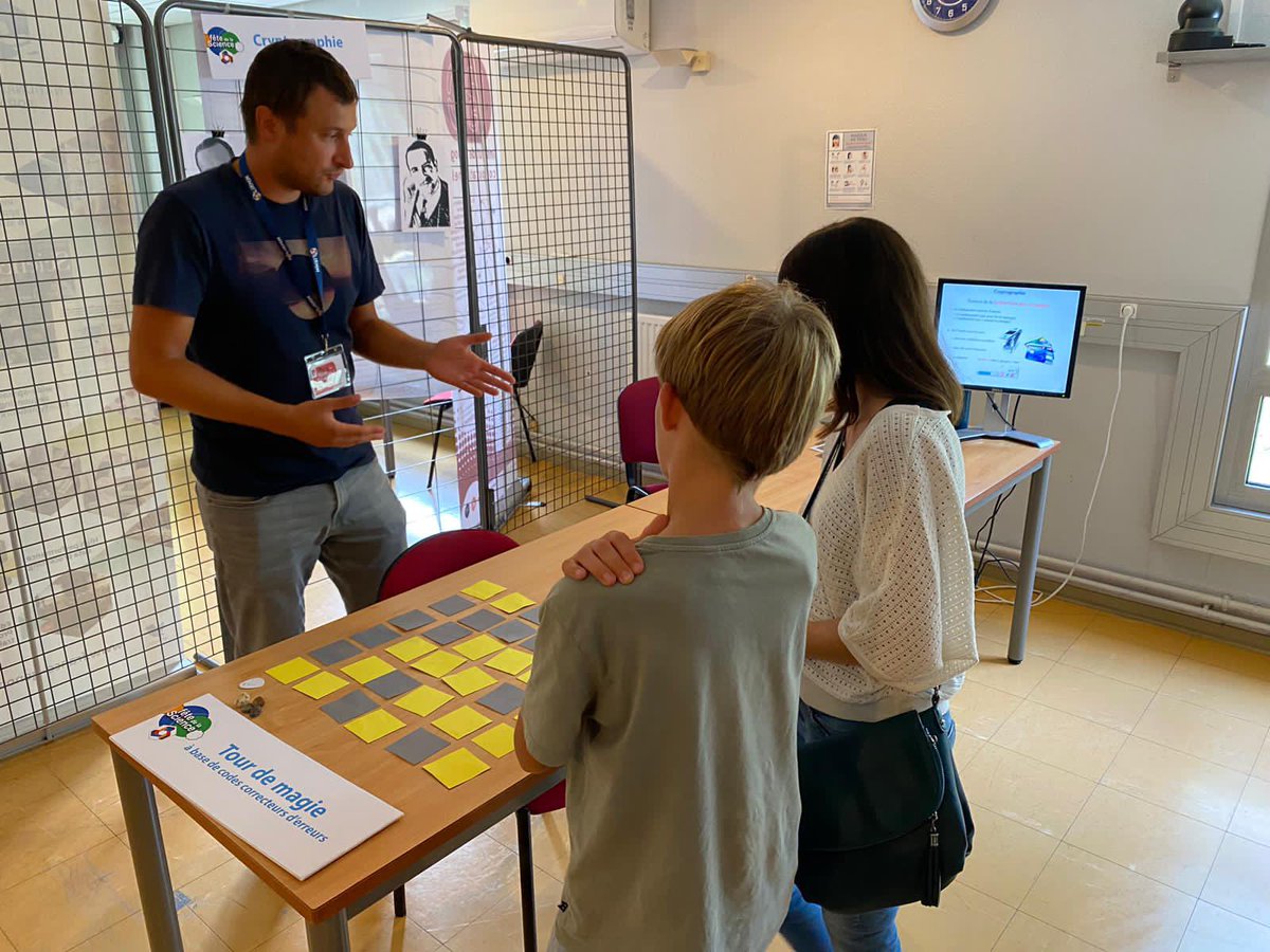 lirmm_'s tweet photo. #FDS2023 
Nous avons été heureux de vous accueillir dans notre Campus St Priest pour faire un voyage scientifique ensemble à travers d’animations, ateliers, conférences ... pour les petits et les grands! 
Merci d’être venu si nombreux! Merci aux équipes des laboratoires ! https://t.co/zDBngPbz7W