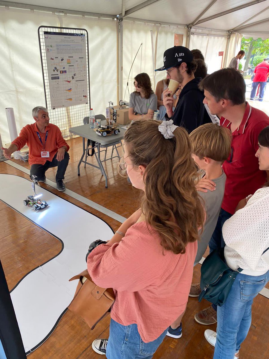 lirmm_'s tweet photo. #FDS2023 
Nous avons été heureux de vous accueillir dans notre Campus St Priest pour faire un voyage scientifique ensemble à travers d’animations, ateliers, conférences ... pour les petits et les grands! 
Merci d’être venu si nombreux! Merci aux équipes des laboratoires ! https://t.co/zDBngPbz7W