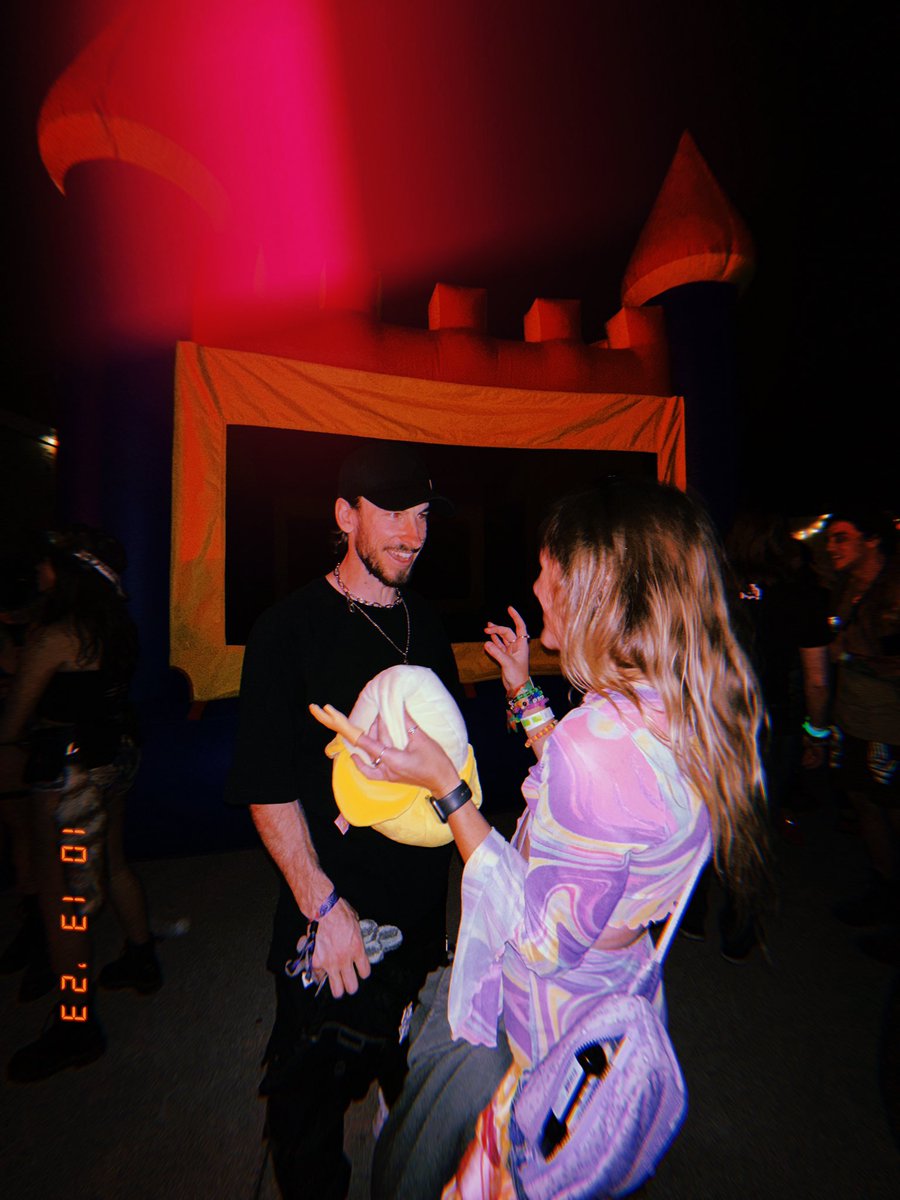 taylor_sloop's tweet photo. 🖤🖤 @blankemusic https://t.co/i8f13d02RX