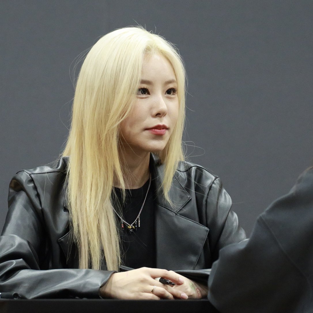 휘이니보소보루 tweet media