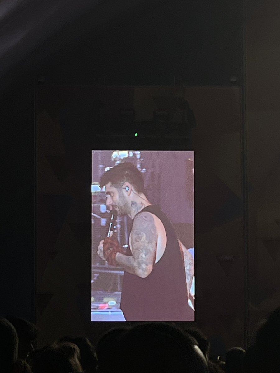 Y volvió el Milindri. Gracias por lo de ayer <a href="/MelendiOficial/">Melendi Oficial</a> 🤟🏻 #Melendi #Zaragoza