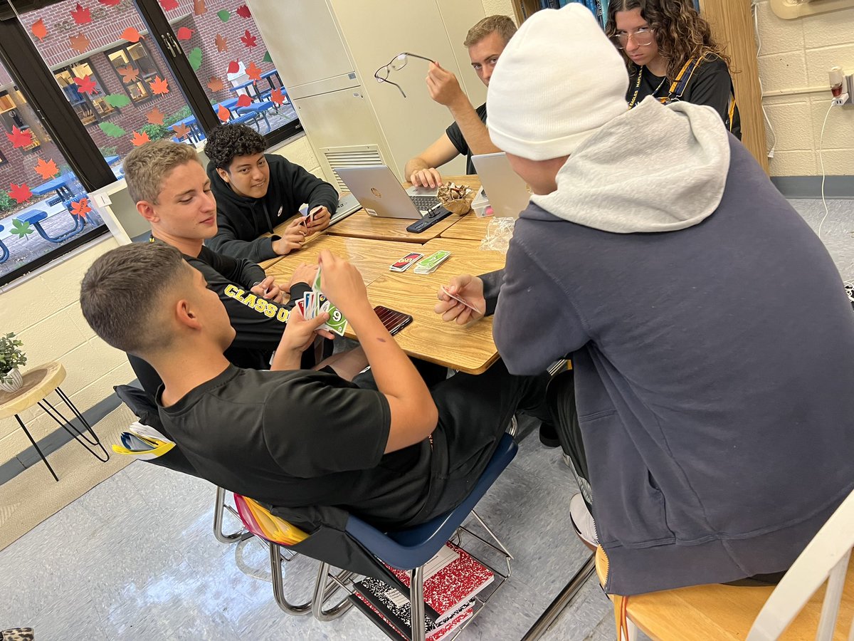 MrsgTravis's tweet photo. Finishing off Qt. 1 with a PBIS quarterly incentive @NaplesHS in English IV and AP Lit to celebrate students working hard! We had some heated battles of Dominoes and Uno! https://t.co/HbkOPwAD4W