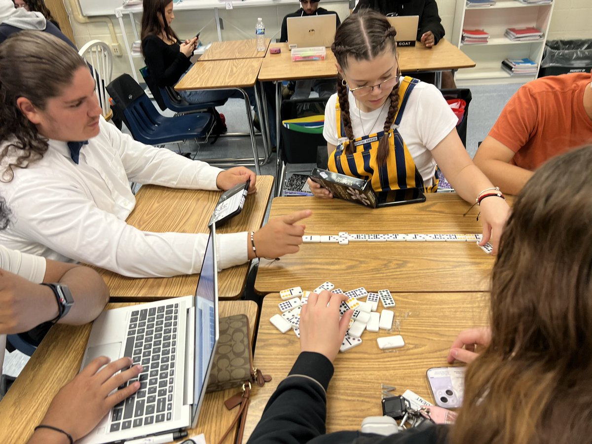 MrsgTravis's tweet photo. Finishing off Qt. 1 with a PBIS quarterly incentive @NaplesHS in English IV and AP Lit to celebrate students working hard! We had some heated battles of Dominoes and Uno! https://t.co/HbkOPwAD4W