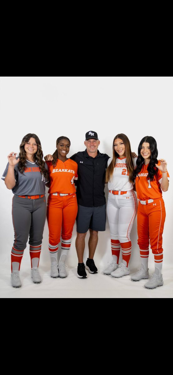 TiffSanchez21's tweet photo. OFFICIAL VISIT🧡🤍
@BearkatsSB https://t.co/NsSXJKFByT