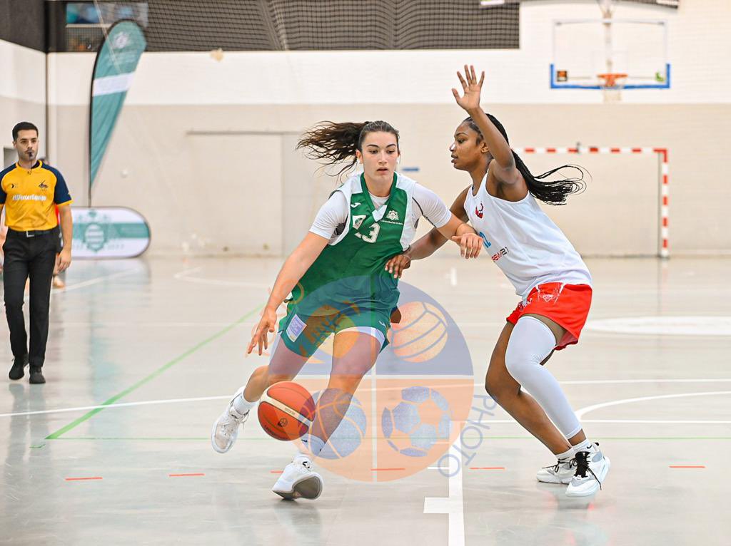 Seguimos en la oficina pero con distintas vistas…
Ahora con la Nacional femenina entre el <a href="/DeportesUniovi/">Servicio de deportes</a> 🆚 <a href="/cbnemesis/">Baloncesto Némesis Santander - Kells College</a> 
#baloncesto #deportes #toriophoto