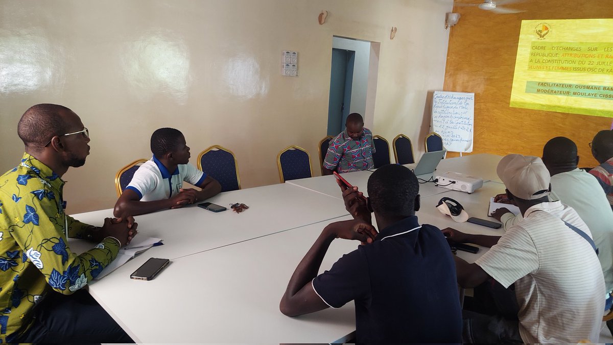 YaoOfficiel's tweet photo. #Kayes -Cadre d'échanges sur les institutions de la République : attributions et rapports conformément à la nouvelle Constitution du 22 juillet 2023 à l'endroit des jeunes et des femmes.
Cette activité est organisée par l'@AjcadMali  et le Réseau des jeunes actifs(Rja). https://t.co/S743DDNdkP