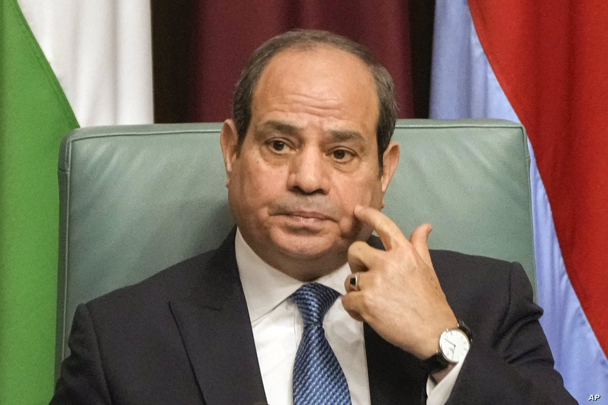 alk3aam's tweet photo. نقطة نظام: @drhossamsamy65

سؤال للرئيس المصري السيسي

بيدك أنت وحدك أن توقف الغرب وإسرائيل عند حدهم

من خلال فتح الحدود مع غزة للمتطوعين للقتال 
وقفل قناة السويس وإلغاء اتفاقية كامب ديفيد

وصدقوني سيتوقف القصف الاسرائيلي على الأطفال الأبرياء والنساء في غزة 

وستثبت للشعب المصري وشعوب العالم أجمع أن لمصر قيادة واعية وقوية تقف مع الحق..

هل يفعلها السيسي ويري العالم أن مصر عظيمة وتاريخها سبعتلاف سنة

أو يصمت عن الظلم ويصور للعالم أن مصر بلد صغير وقزم وضعيف؟

(من دغدغ مشاعر الناس وزايد علينا زايدنا عليه)