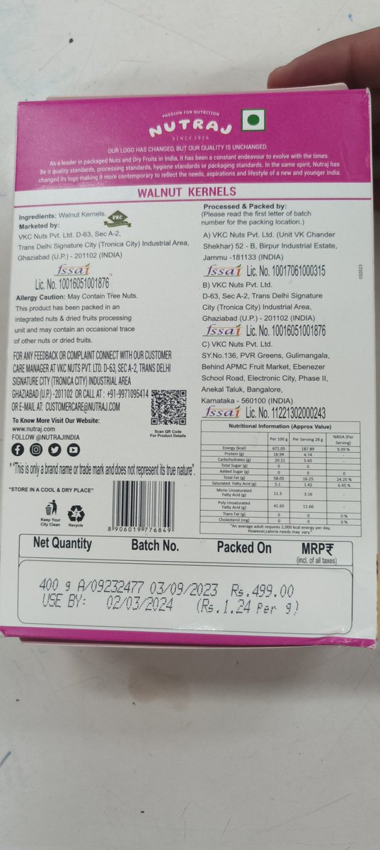armaandse's tweet photo. I bought walnut from Reliance Mart sector 85 Irish Broadway. In 2 days walnuts smell like rotten and they became blackish and store is denying to accept now. Wow#reliancefresh #Reliance #reliancemart #mukeshambani #ajtak #CNBC #FSSAI #bharat #gurgaon #sector84 @reliancegroup https://t.co/2mtpALWaqA