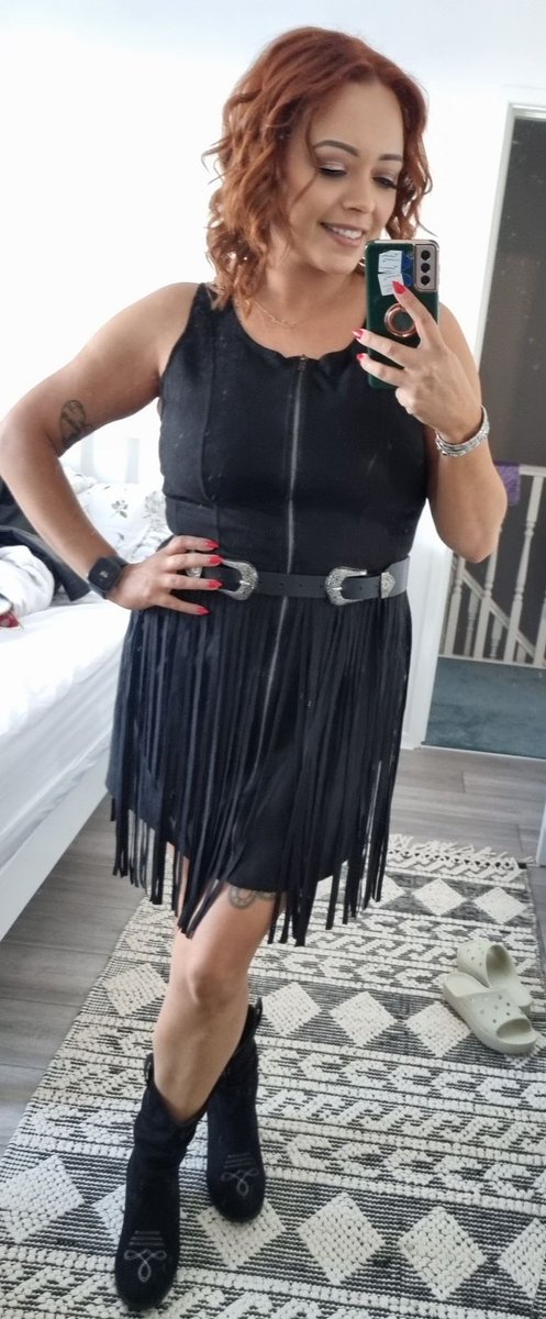 wee_doll's tweet photo. Luke Combs ready 🥳, ditched the hat as i walked out the door 😂 actually gonna sing my wee heart out 👢🤠
#Hurricane
#Still
#KeepItCountry https://t.co/hTEv7eSwv3