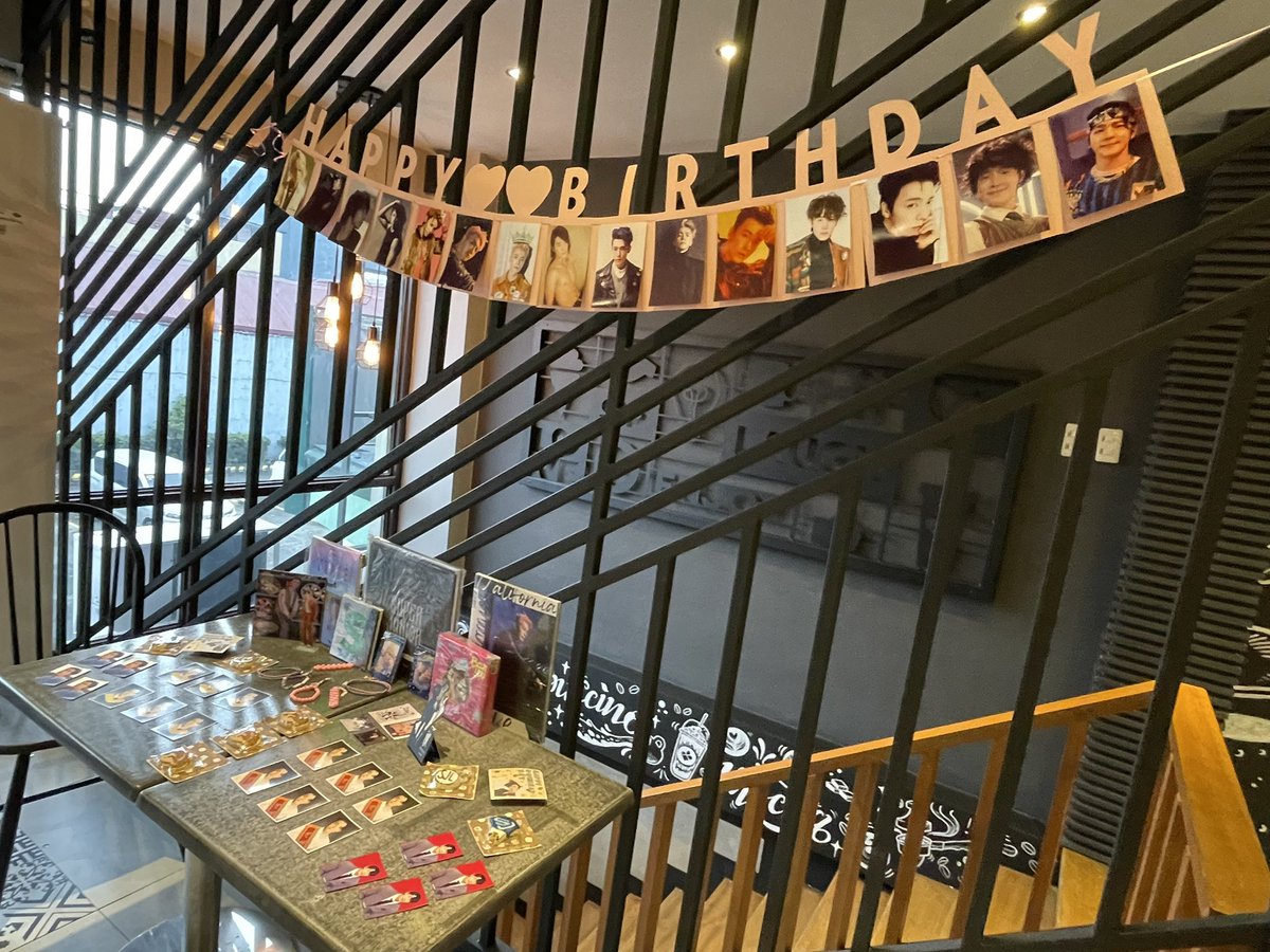 hae_claude9's tweet photo. I was glad to celebrate a birthday salubong for my beloved @donghae861015 with some of my ELFriends! 😍💙

Thank you @phELFish_ and @sjloversph for organizing this event! 🎉

Thank you for the freebies, Chingus!!

#ColorMeDonghae 
#HappyDonghaeDay https://t.co/qsJUs8FuuI