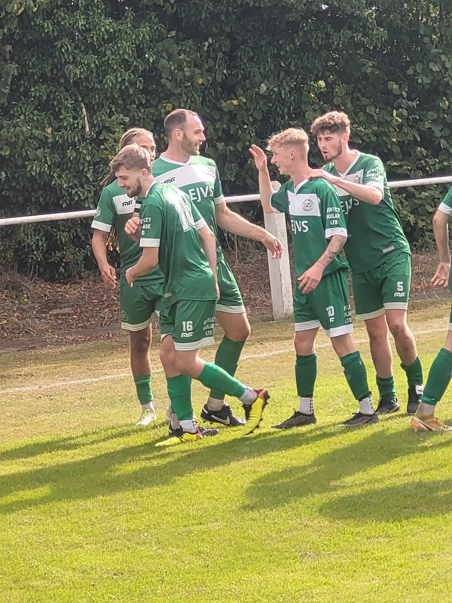 WolvesCassies's tweet photo. Full time @Romulus_fc cassies run out 1-3 winners goals from Joe Drakeley kam Smith and Reece Taylor
@MidlandLeague @MidlandPScores https://t.co/F6wPHbtY3M
