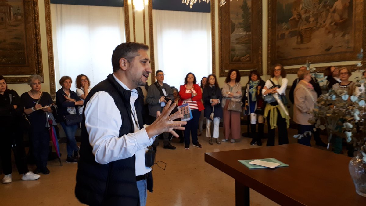 👉Esta mañana ha tenido lugar la tercera de las visitas temáticas, esta vez "La ciudad de Martín Pastells".

📝El recorrido ha sido realizado a cargo de Josué Llul Peñalba.

👋¡Nos vemos en la siguiente!