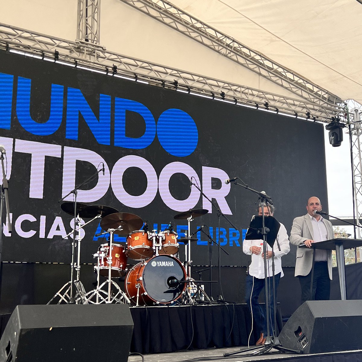 Sernatur's tweet photo. 🙌 Nuestro director @cristobalbnitez te invita a que este fin de semana seas parte de la Feria #MundoOutdoor 2023! 🎿🚴🏼🏄🏼♀️ Encontrarás diversas actividades, expositores, shows en vivo, las mejores marcas y más para los amantes de la aventura!
🎟️Entradas en https://t.co/4Oi1uiRRYA https://t.co/dIoZmZJ5YV