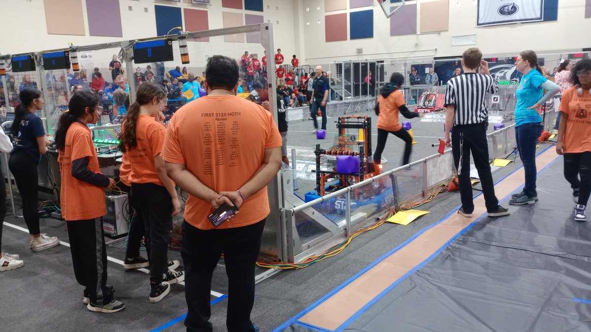 hoth5125's tweet photo. Let's go blue alliance for match #9 #frc #womeninstem #HOTH #twist https://t.co/MFoeH9oWuh