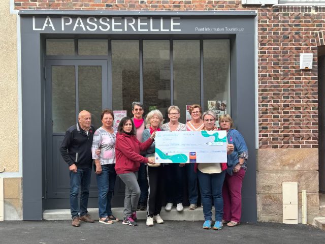 La marche organisée cet après-midi dans le cadre d’ #OctobreRose a permis de recueillir 825 euros au profit de <a href="/laliguecancer/">La Ligue contre le cancer</a> ! Bravo au 80 marcheurs et à l’équipe organisatrice ! C’est la première animation de La Passerelle et c’est un succès total 🌸🌸🌸