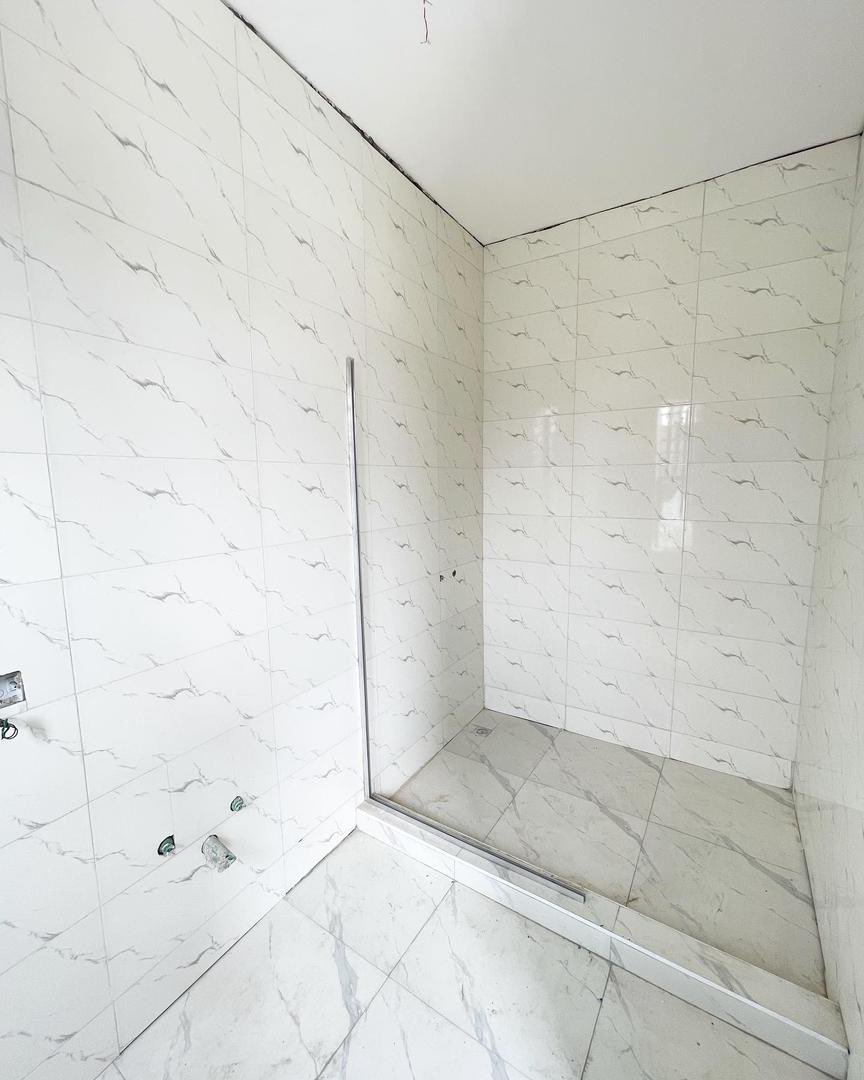 DanadelV's tweet photo. 4BEDROOM TERRACE DUPLEX FOR SALE 
Amenities: 
- [ ] Fitted Kitchen with accessories 
- [ ] Modern Day POP Ceiling 
- [ ] Detailed finishing 
- [ ] Wardrobes 
- [ ] Water heater
- [ ] Heat extractor 
- [ ] Swimming pool 

Location:IKOTA  LEKKI 
📌Price: 68M ASKING https://t.co/ZbCmzBcB3g