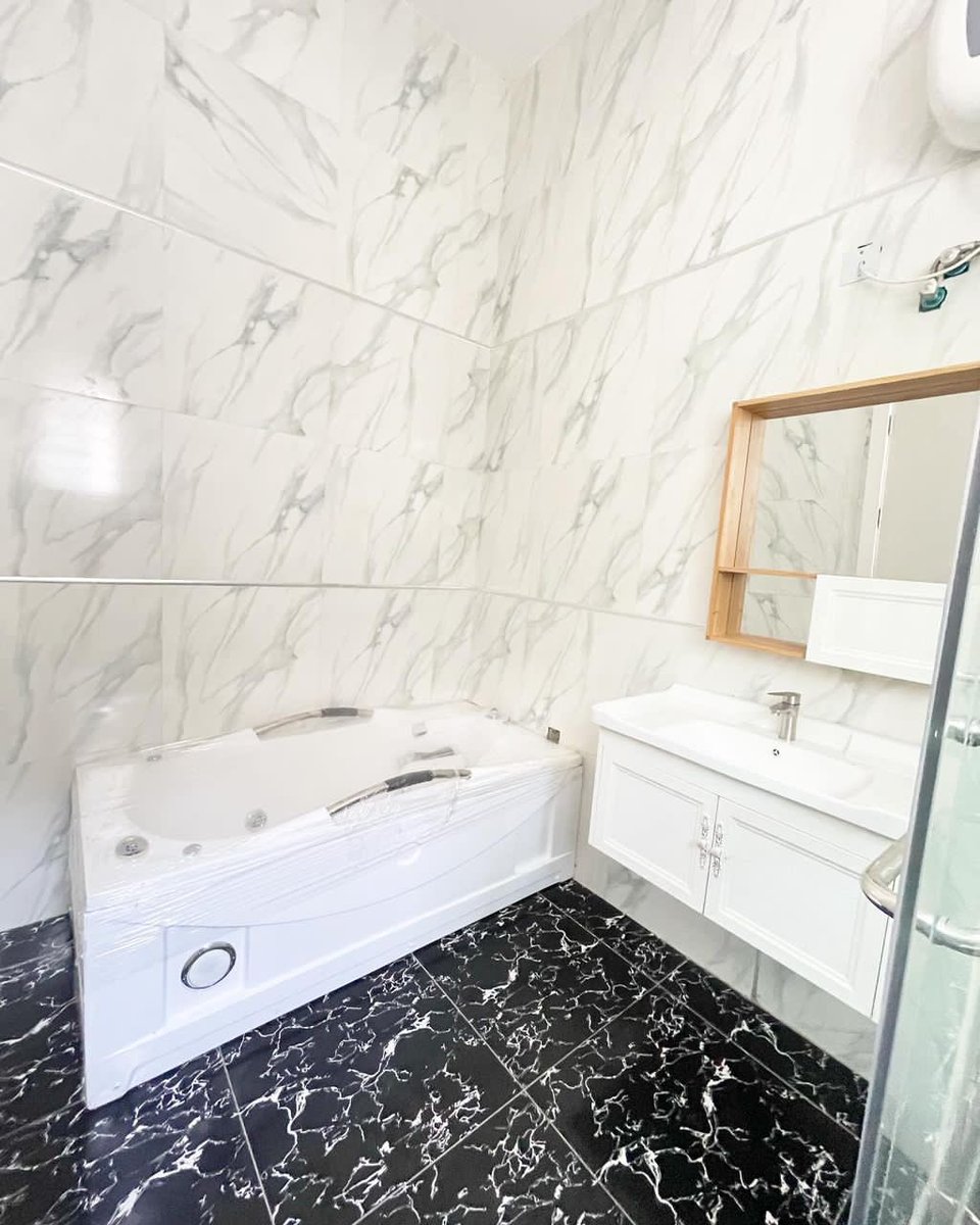 DanadelV's tweet photo. 5BEDROOM FULLY DETACHED DUPLEX FOR SALE 
Amenities: 
- [ ] Fitted Kitchen with accessories 
- [ ] Modern Day POP Ceiling 
- [ ] Detailed finishing 
- [ ] Wardrobes 
- [ ] Water heater
- [ ] Heat extractor 
- [ ] BQ 

Location: ORCHID LEKKI 🇳🇬
📌Price:125M https://t.co/MB9kqpzTuh