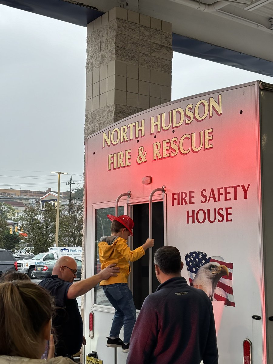Lowes1106NB tweet media